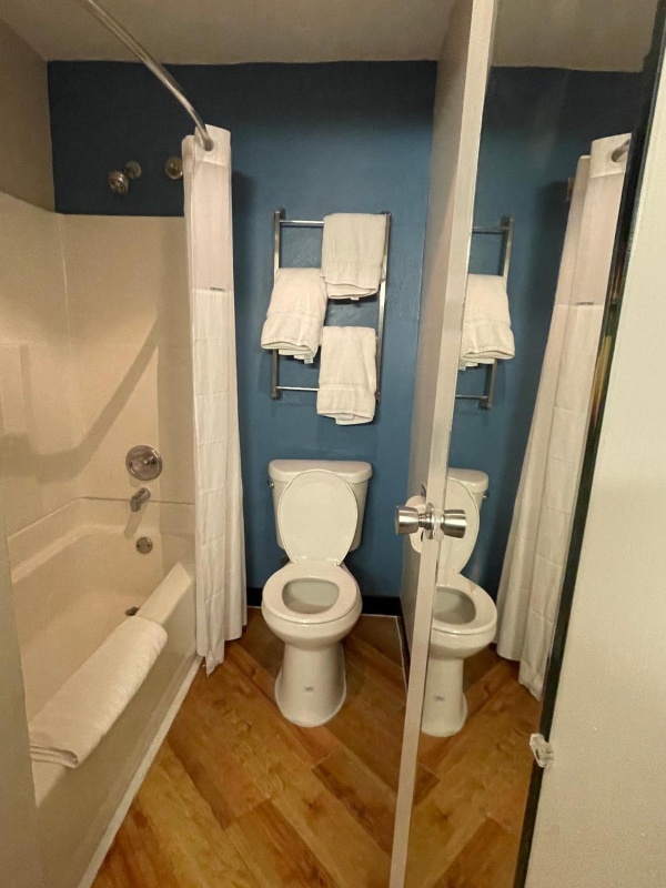 La Quinta by Wyndham Baton Rouge Siegen Lane image 3