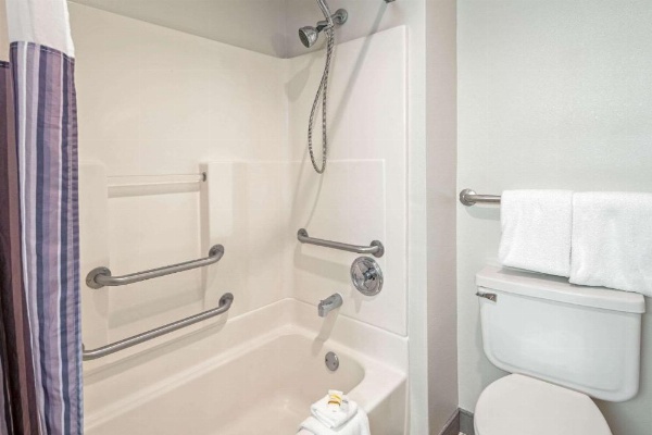 La Quinta by Wyndham Baton Rouge Siegen Lane image 31
